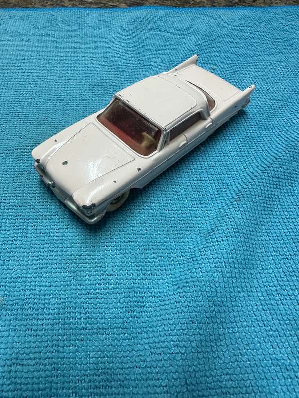 DINKY TOYS