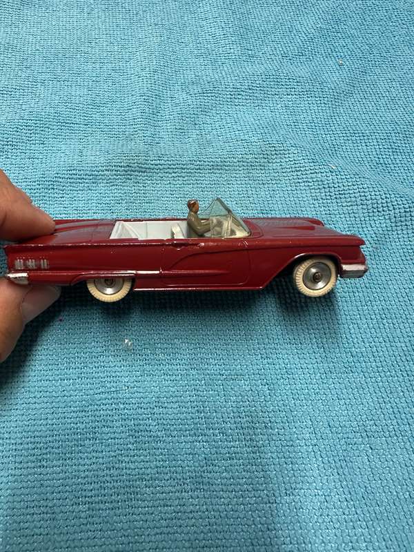 DINKY TOYS