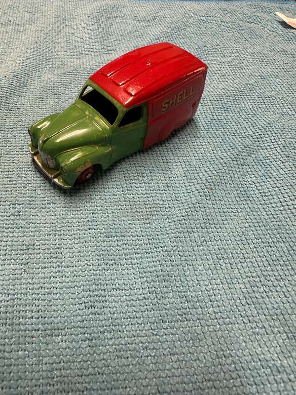 DINKY TOYS