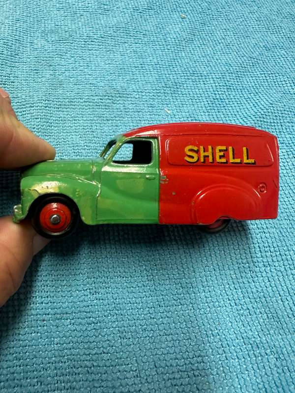 DINKY TOYS