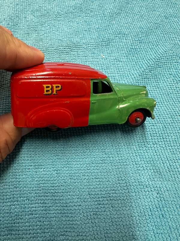 DINKY TOYS