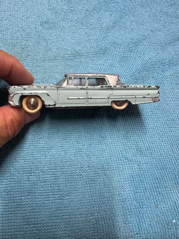 DINKY TOYS