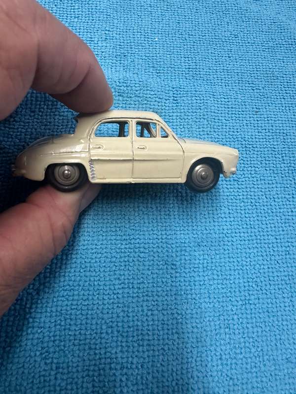 DINKY TOYS