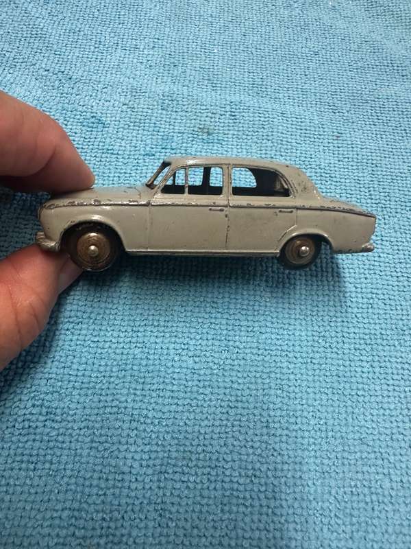 DINKY TOYS