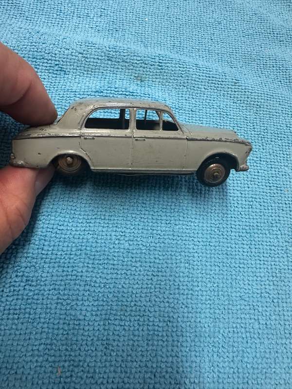DINKY TOYS