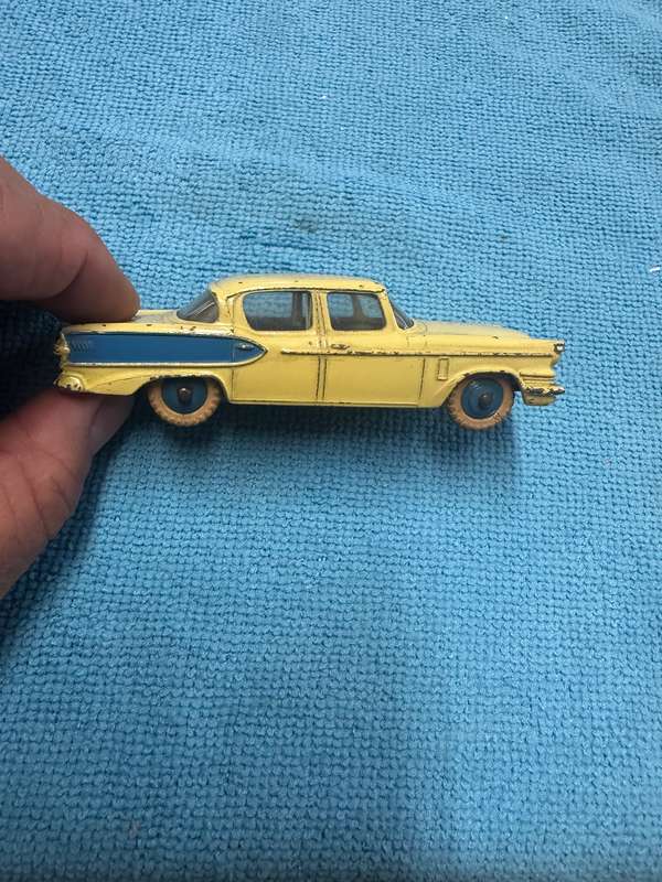 DINKY TOYS