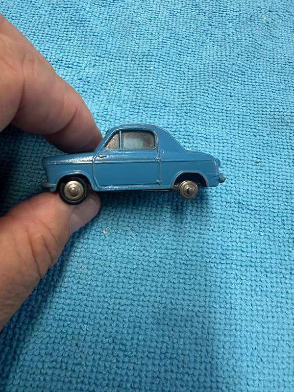DINKY TOYS