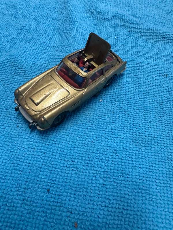 DINKY TOYS