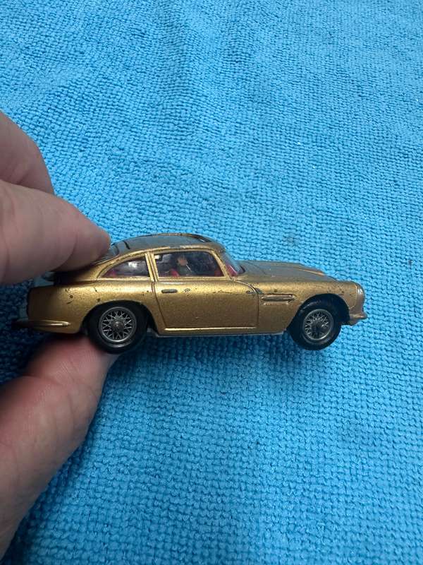 DINKY TOYS