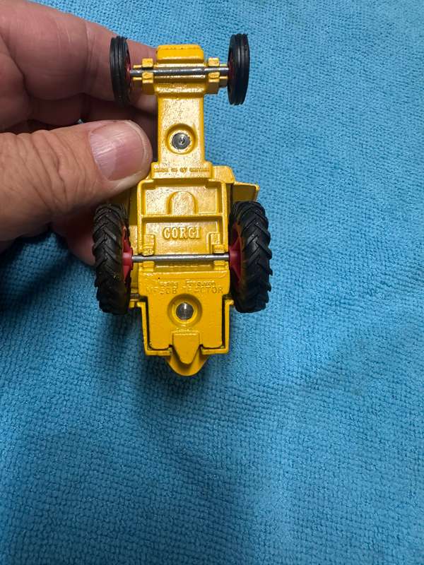 COGI TOYS TRACTOR