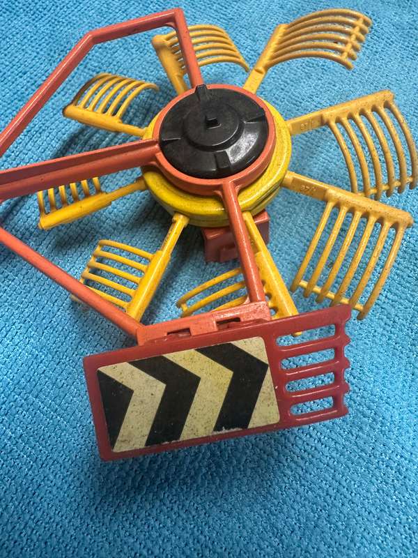 BRITAINS FARM TOY
