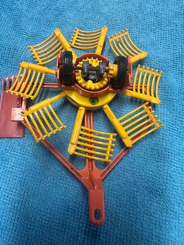BRITAINS FARM TOY