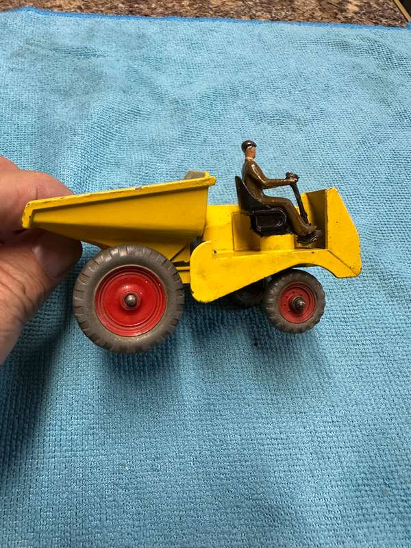 DINKY TOYS