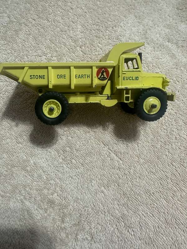 DINKY TOYS