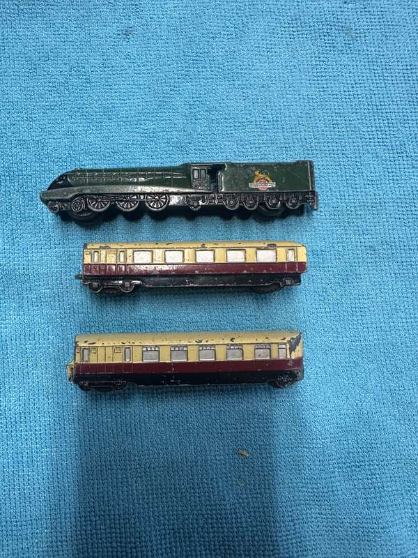 DINKY TOYS