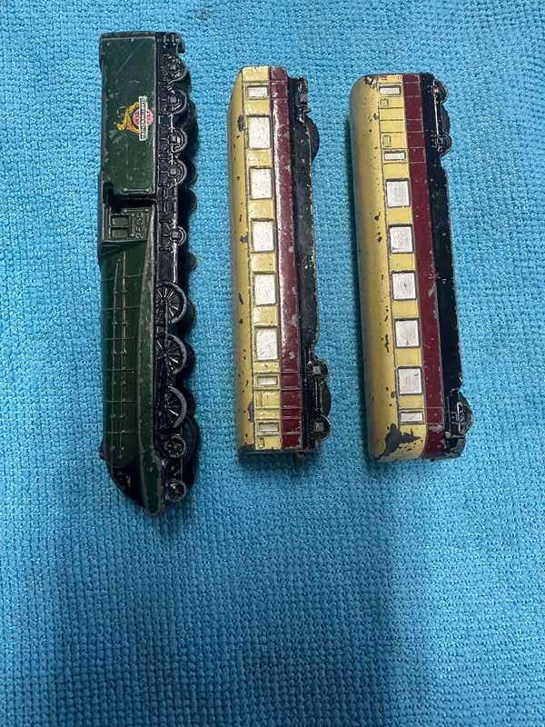 DINKY TOYS