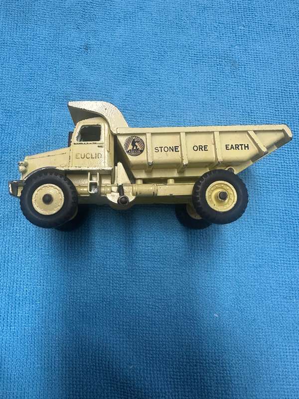 DINKY TOYS