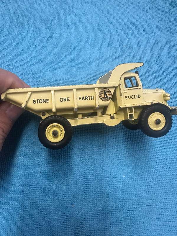 DINKY TOYS