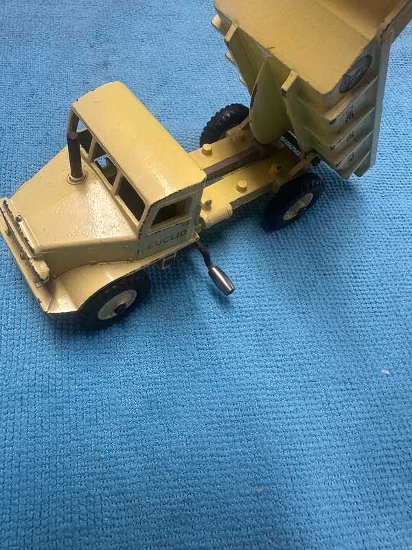 DINKY TOYS