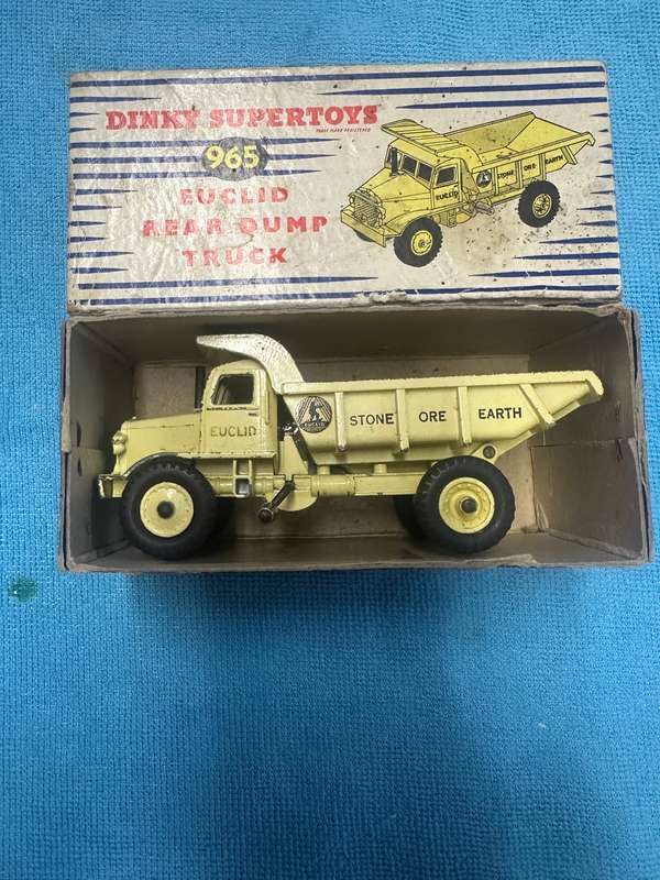 DINKY TOYS