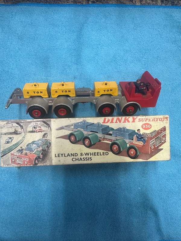 DINKY TOYS
