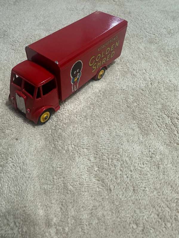 DINKY TOYS