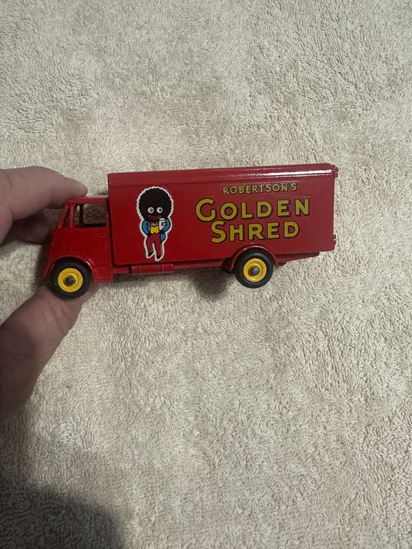 DINKY TOYS