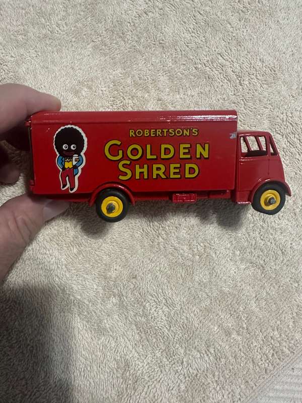 DINKY TOYS