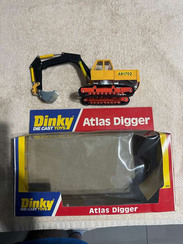 DINKY TOYS
