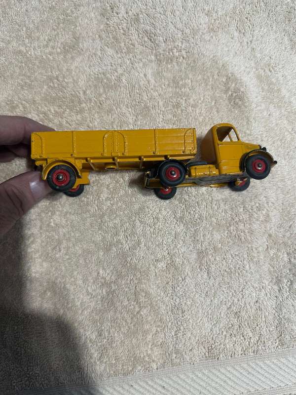 DINKY TOYS