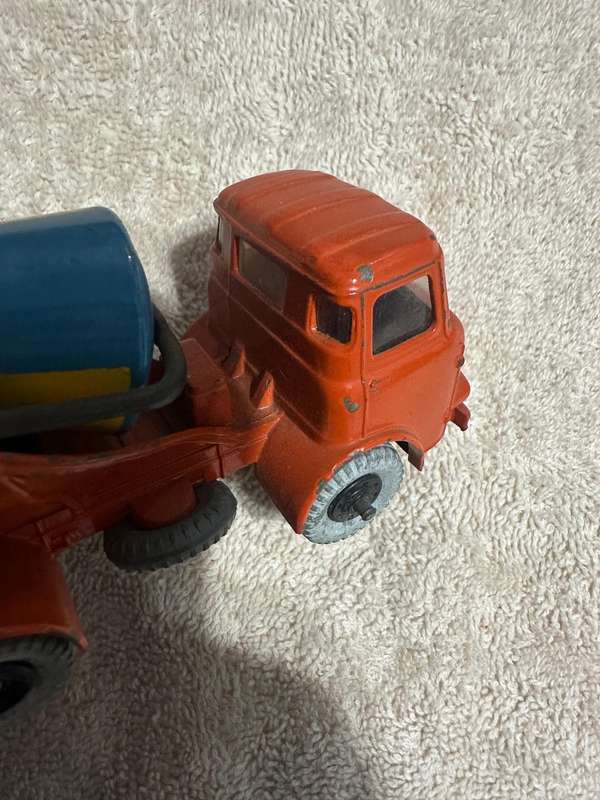 DINKY TOYS