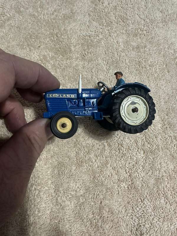 DINKY TOYS