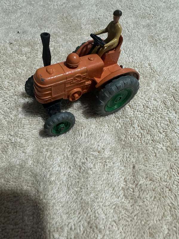 DINKY TOYS