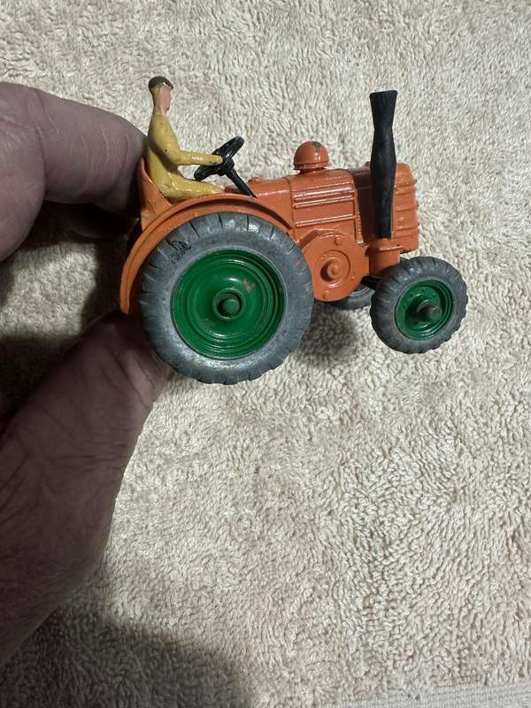 DINKY TOYS