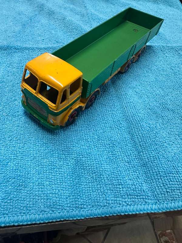 DINKY TOYS