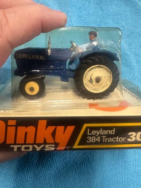 DINKY TOYS