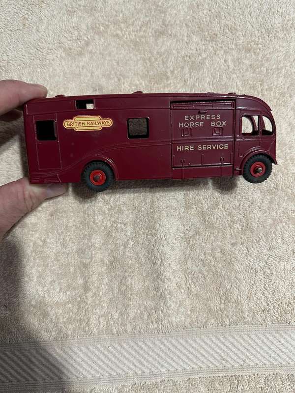 DINKY TOYS