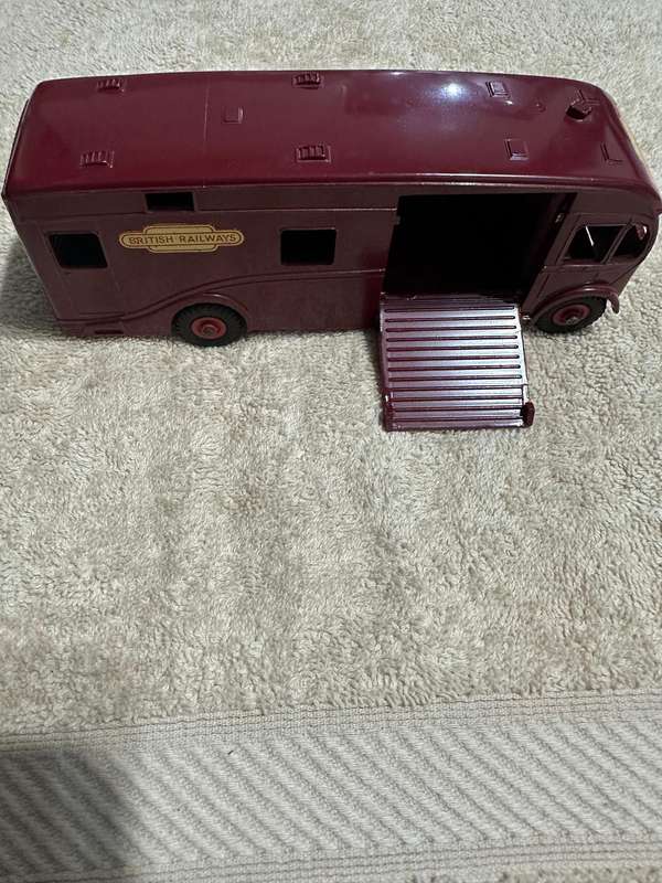 DINKY TOYS