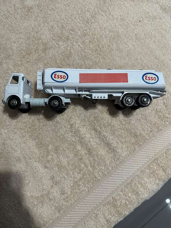 DINKY TOYS