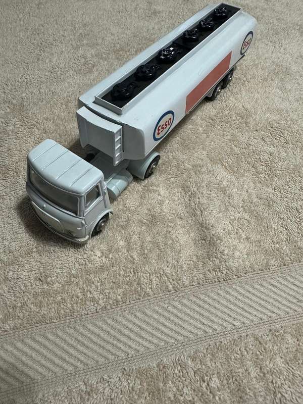 DINKY TOYS