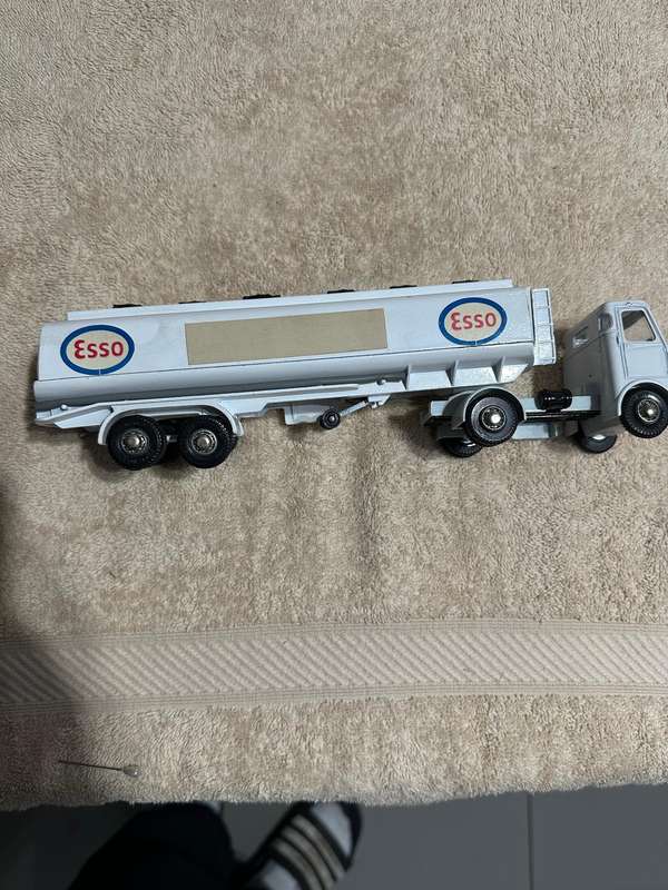 DINKY TOYS