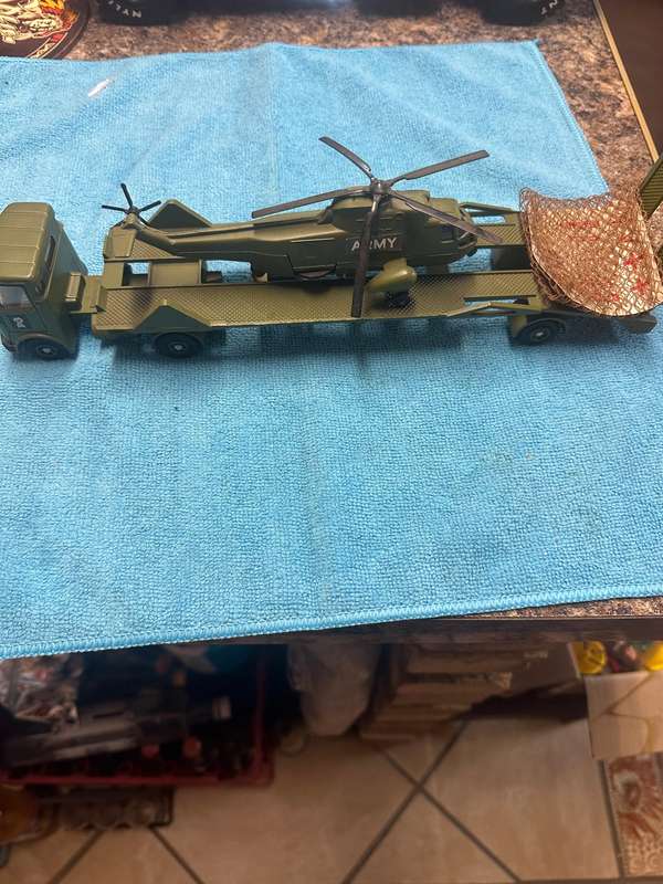 DINKY TOYS