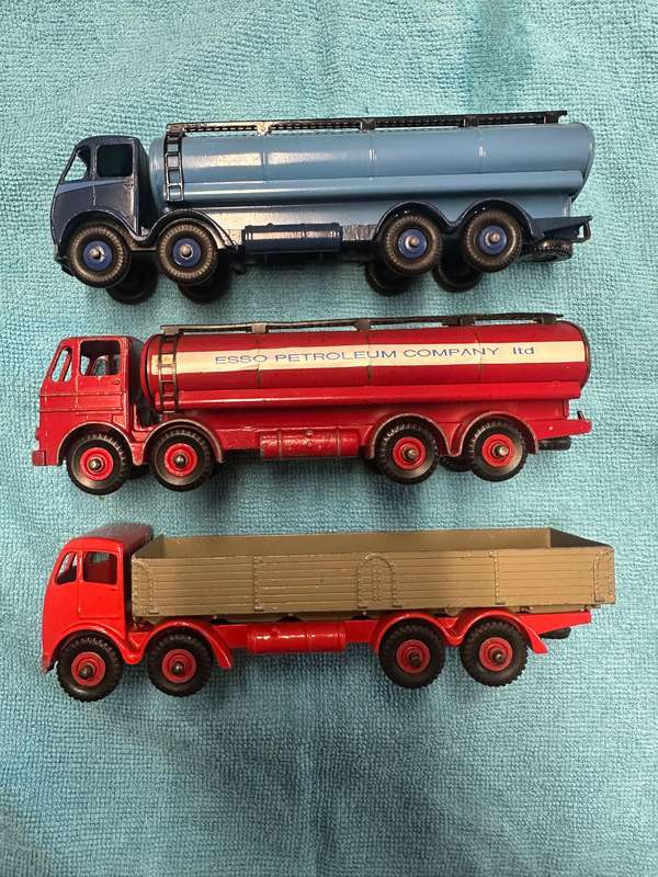 DINKY TOYS