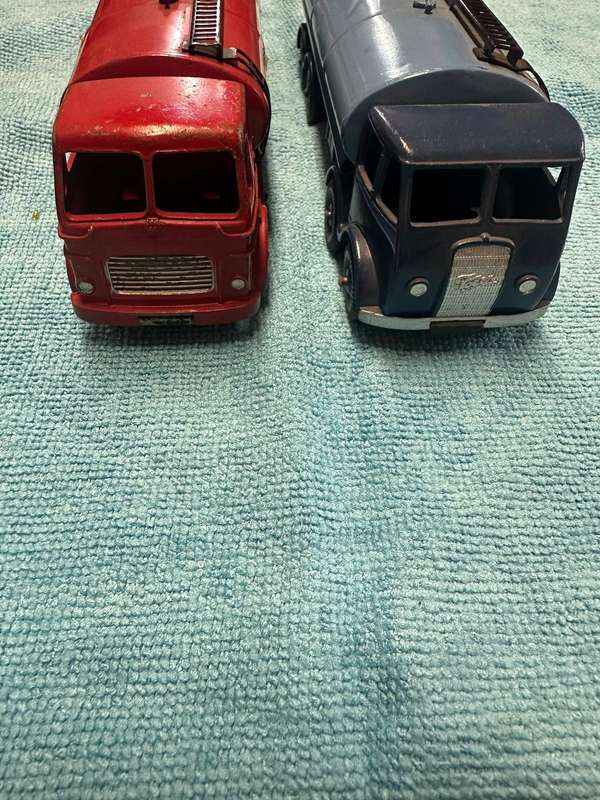 DINKY TOYS