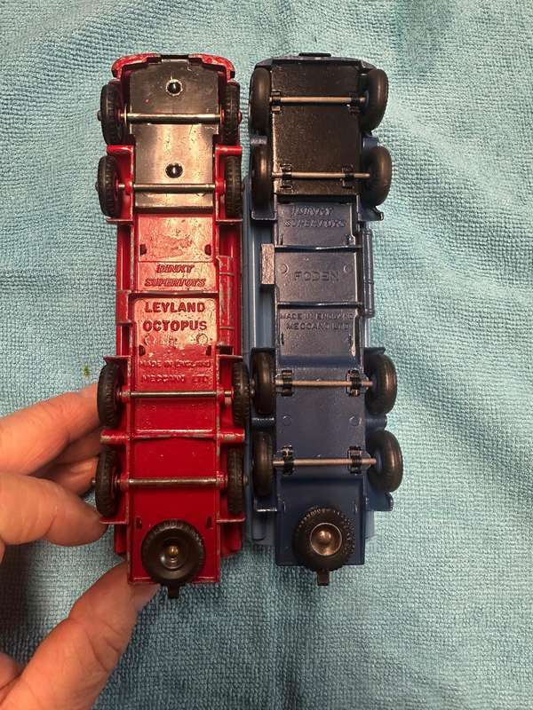 DINKY TOYS