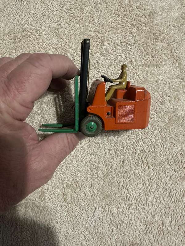 DINKY TOYS