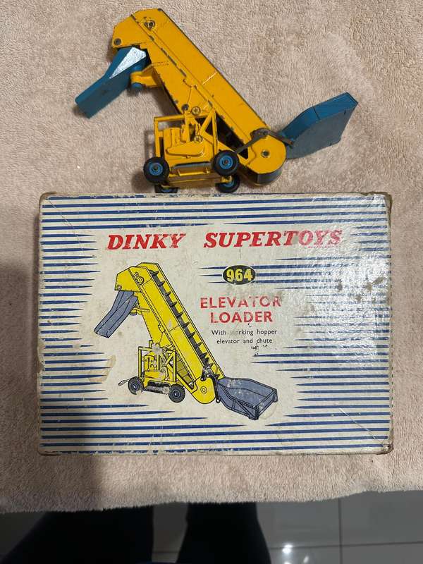 DINKY TOYS