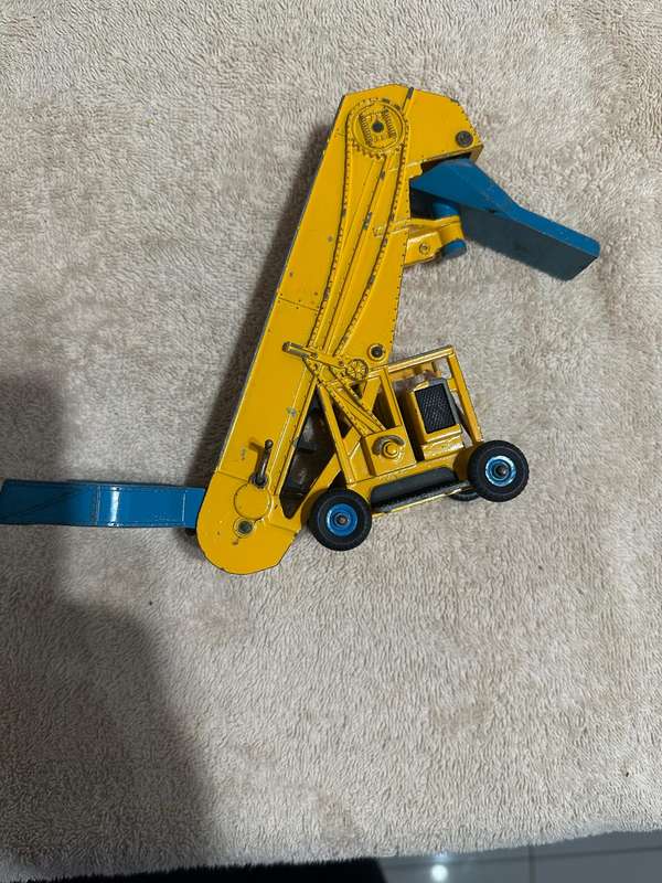 DINKY TOYS