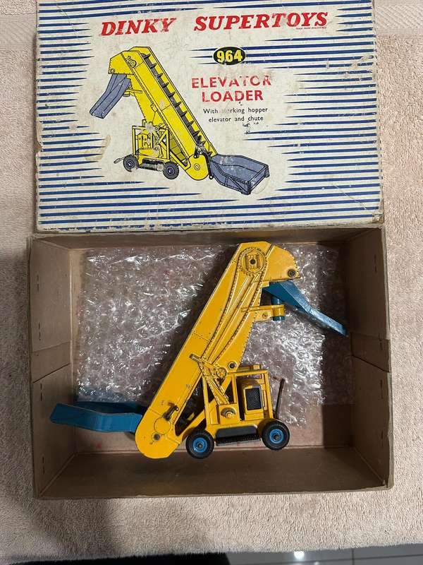 DINKY TOYS