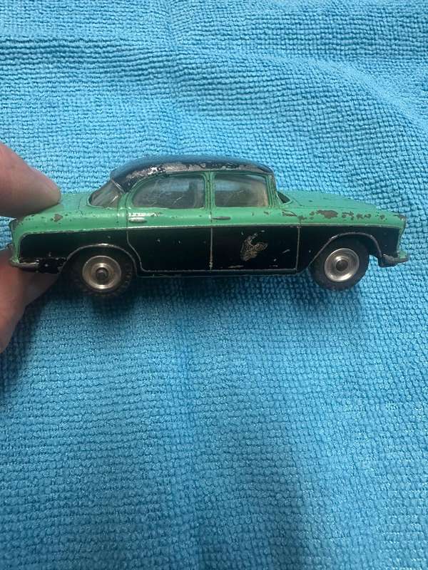 DINKY TOYS